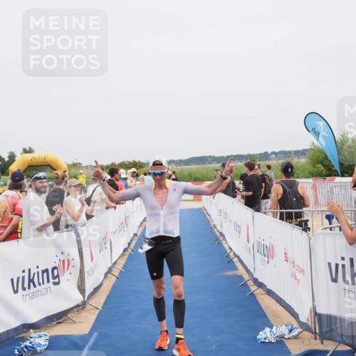 22.06.2025 - Viking Triathlon MichiJ http://msf.ph/oto/8079961 22.06.2025 14:40:00 Ziel 381 meine-sportfotos.de