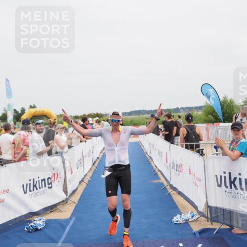 22.06.2025 - Viking Triathlon MichiJ http://msf.ph/oto/8079994 22.06.2025 14:40:01 Ziel 381 meine-sportfotos.de