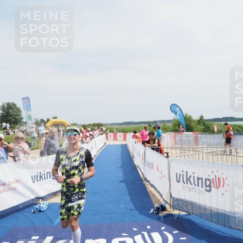 22.06.2025 - Viking Triathlon MichiJ http://msf.ph/oto/8079997 22.06.2025 14:19:50 Ziel 368 meine-sportfotos.de
