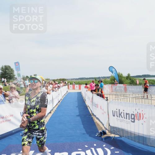 22.06.2025 - Viking Triathlon MichiJ http://msf.ph/oto/8080007 22.06.2025 14:19:51 Ziel 368 meine-sportfotos.de