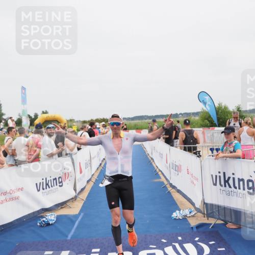 22.06.2025 - Viking Triathlon MichiJ http://msf.ph/oto/8080044 22.06.2025 14:40:01 Ziel 381 meine-sportfotos.de