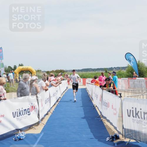 22.06.2025 - Viking Triathlon MichiJ http://msf.ph/oto/8080066 22.06.2025 14:20:04 Ziel 401 meine-sportfotos.de