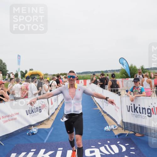 22.06.2025 - Viking Triathlon MichiJ http://msf.ph/oto/8080074 22.06.2025 14:40:02 Ziel 229, 381 meine-sportfotos.de