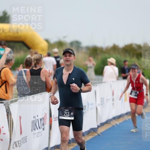 22.06.2025 - Viking Triathlon Yannick Fuchs http://msf.ph/oto/8080124 22.06.2025 16:50:55 Ziel 213, 353 meine-sportfotos.de