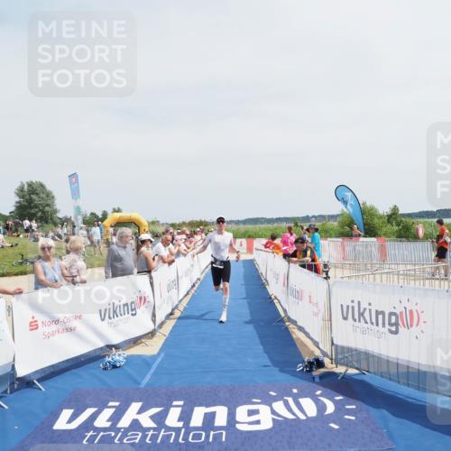 22.06.2025 - Viking Triathlon MichiJ http://msf.ph/oto/8080164 22.06.2025 14:20:05 Ziel 401 meine-sportfotos.de