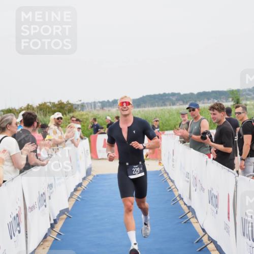 22.06.2025 - Viking Triathlon MichiJ http://msf.ph/oto/8080165 22.06.2025 14:40:08 Ziel 229 meine-sportfotos.de