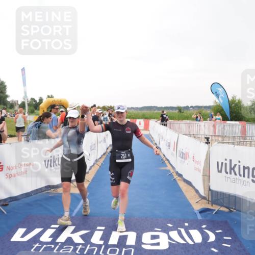 22.06.2025 - Viking Triathlon MichiJ http://msf.ph/oto/8080171 22.06.2025 16:05:37 Ziel 251, 454 meine-sportfotos.de