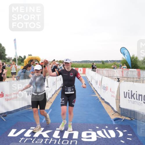22.06.2025 - Viking Triathlon MichiJ http://msf.ph/oto/8080183 22.06.2025 16:05:37 Ziel 251, 454 meine-sportfotos.de