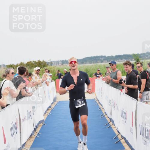 22.06.2025 - Viking Triathlon MichiJ http://msf.ph/oto/8080189 22.06.2025 14:40:08 Ziel 229 meine-sportfotos.de