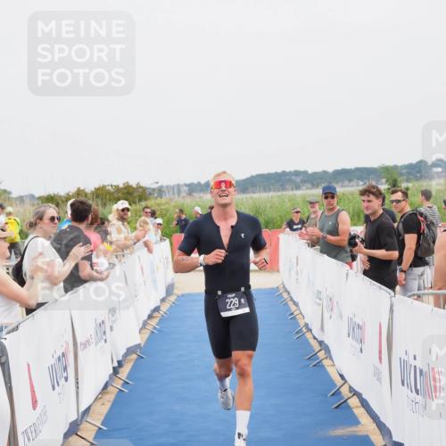 22.06.2025 - Viking Triathlon MichiJ http://msf.ph/oto/8080205 22.06.2025 14:40:08 Ziel 229 meine-sportfotos.de