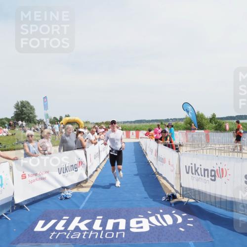 22.06.2025 - Viking Triathlon MichiJ http://msf.ph/oto/8080209 22.06.2025 14:20:05 Ziel 401 meine-sportfotos.de