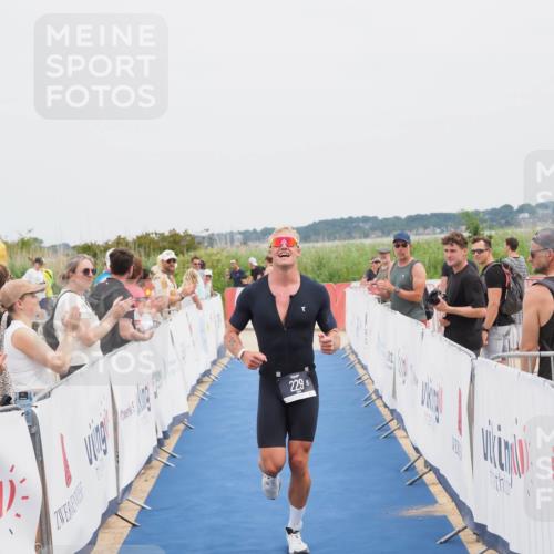 22.06.2025 - Viking Triathlon MichiJ http://msf.ph/oto/8080214 22.06.2025 14:40:08 Ziel 229 meine-sportfotos.de