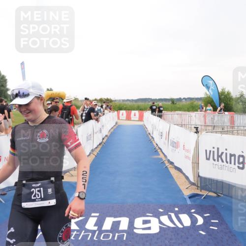 22.06.2025 - Viking Triathlon MichiJ http://msf.ph/oto/8080227 22.06.2025 16:05:38 Ziel 251, 454 meine-sportfotos.de