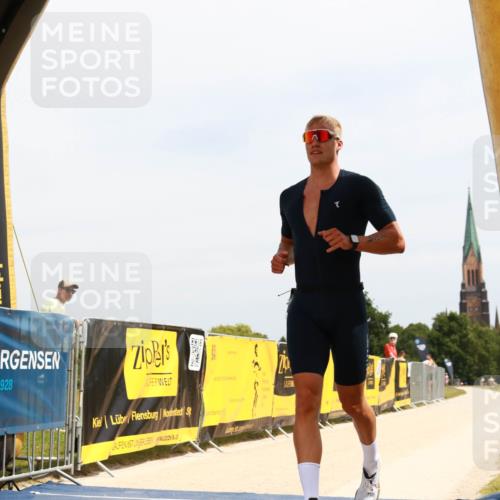 22.06.2025 - Viking Triathlon H.Heesch http://msf.ph/oto/8080245 22.06.2025 13:02:32 Laufen 229 meine-sportfotos.de