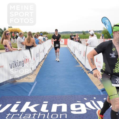 22.06.2025 - Viking Triathlon MichiJ http://msf.ph/oto/8080247 22.06.2025 15:56:42 Ziel 261, 306 meine-sportfotos.de