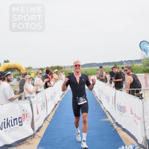 22.06.2025 - Viking Triathlon MichiJ http://msf.ph/oto/8080255 22.06.2025 14:40:09 Ziel 229 meine-sportfotos.de
