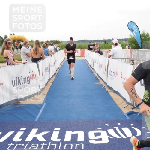22.06.2025 - Viking Triathlon MichiJ http://msf.ph/oto/8080258 22.06.2025 15:56:42 Ziel 261, 306 meine-sportfotos.de
