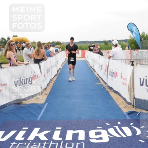 22.06.2025 - Viking Triathlon MichiJ http://msf.ph/oto/8080280 22.06.2025 15:56:43 Ziel 261, 306 meine-sportfotos.de