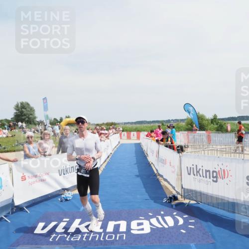 22.06.2025 - Viking Triathlon MichiJ http://msf.ph/oto/8080283 22.06.2025 14:20:06 Ziel 401 meine-sportfotos.de