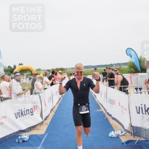 22.06.2025 - Viking Triathlon MichiJ http://msf.ph/oto/8080295 22.06.2025 14:40:09 Ziel 229 meine-sportfotos.de