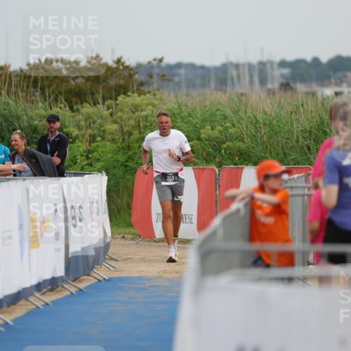 22.06.2025 - Viking Triathlon Yannick Fuchs http://msf.ph/oto/8080299 22.06.2025 16:53:26 Ziel  meine-sportfotos.de