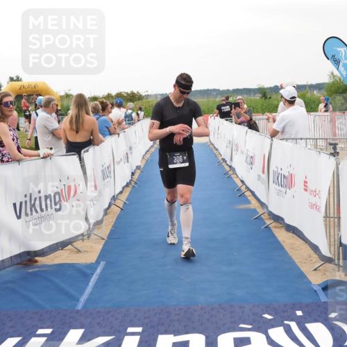 22.06.2025 - Viking Triathlon MichiJ http://msf.ph/oto/8080414 22.06.2025 15:56:44 Ziel 261, 306 meine-sportfotos.de