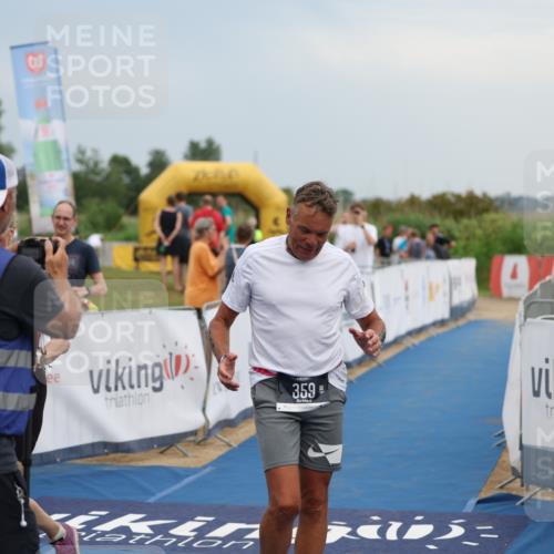 22.06.2025 - Viking Triathlon Yannick Fuchs http://msf.ph/oto/8080423 22.06.2025 16:53:40 Ziel 359, 436 meine-sportfotos.de