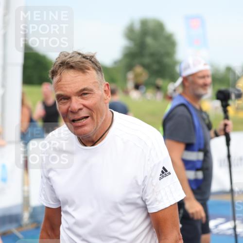 22.06.2025 - Viking Triathlon Yannick Fuchs http://msf.ph/oto/8080447 22.06.2025 16:53:45 Ziel  meine-sportfotos.de