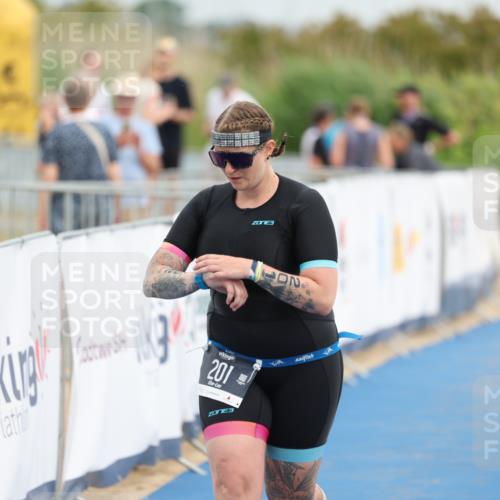 22.06.2025 - Viking Triathlon Yannick Fuchs http://msf.ph/oto/8080452 22.06.2025 16:54:16 Ziel 201 meine-sportfotos.de