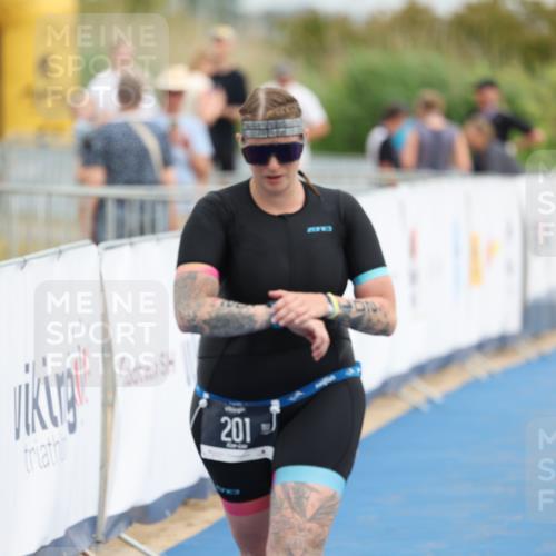 22.06.2025 - Viking Triathlon Yannick Fuchs http://msf.ph/oto/8080457 22.06.2025 16:54:16 Ziel 201 meine-sportfotos.de