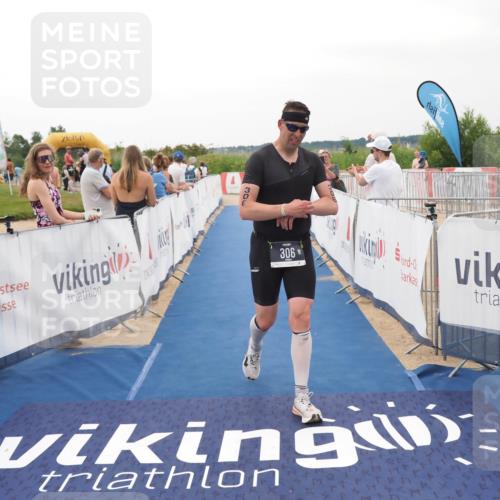22.06.2025 - Viking Triathlon MichiJ http://msf.ph/oto/8080489 22.06.2025 15:56:45 Ziel 261, 306 meine-sportfotos.de