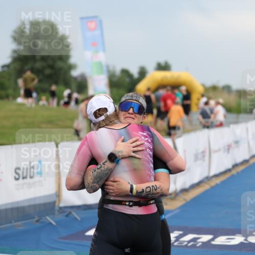22.06.2025 - Viking Triathlon Yannick Fuchs http://msf.ph/oto/8080502 22.06.2025 16:54:22 Ziel 201 meine-sportfotos.de