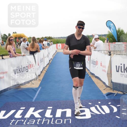 22.06.2025 - Viking Triathlon MichiJ http://msf.ph/oto/8080507 22.06.2025 15:56:45 Ziel 261, 306 meine-sportfotos.de