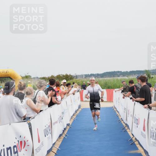 22.06.2025 - Viking Triathlon MichiJ http://msf.ph/oto/8080518 22.06.2025 14:40:41 Ziel 444 meine-sportfotos.de