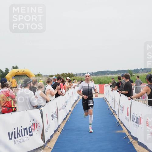 22.06.2025 - Viking Triathlon MichiJ http://msf.ph/oto/8080581 22.06.2025 14:40:42 Ziel 444 meine-sportfotos.de