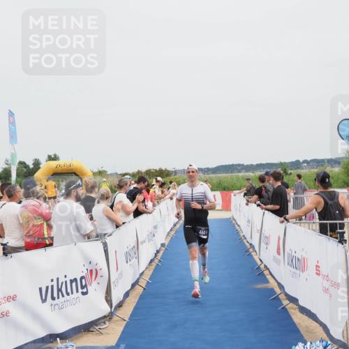 22.06.2025 - Viking Triathlon MichiJ http://msf.ph/oto/8080596 22.06.2025 14:40:42 Ziel 444 meine-sportfotos.de