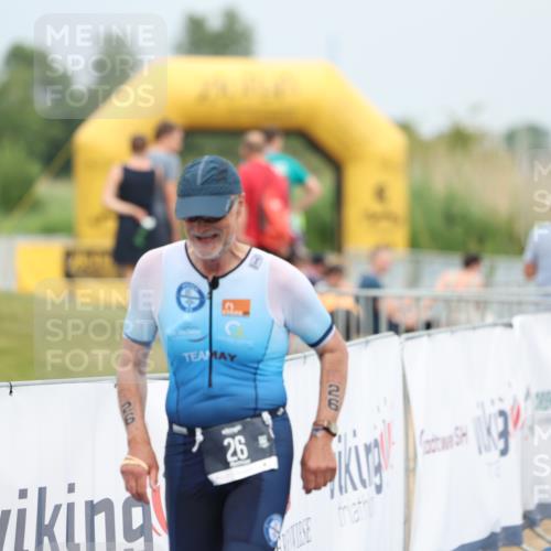 22.06.2025 - Viking Triathlon Yannick Fuchs http://msf.ph/oto/8080626 22.06.2025 16:59:21 Ziel 26 meine-sportfotos.de