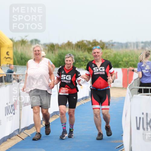 22.06.2025 - Viking Triathlon Yannick Fuchs http://msf.ph/oto/8080659 22.06.2025 16:59:29 Ziel 640 meine-sportfotos.de