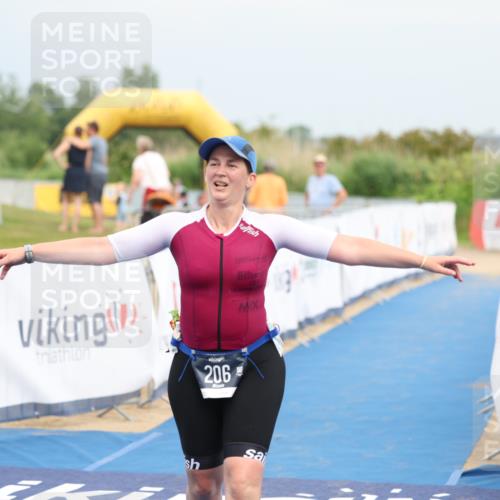 22.06.2025 - Viking Triathlon Yannick Fuchs http://msf.ph/oto/8080687 22.06.2025 17:00:52 Ziel 206 meine-sportfotos.de
