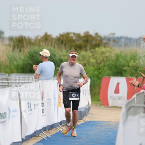 22.06.2025 - Viking Triathlon Yannick Fuchs http://msf.ph/oto/8080757 22.06.2025 17:03:27 Ziel 333 meine-sportfotos.de