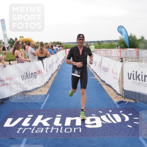 22.06.2025 - Viking Triathlon MichiJ http://msf.ph/oto/8080765 22.06.2025 15:57:45 Ziel 219 meine-sportfotos.de