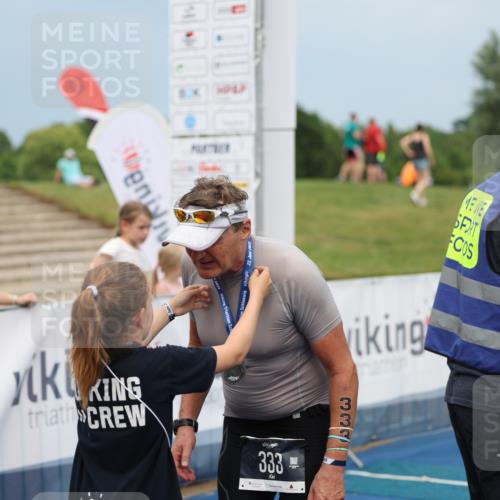 22.06.2025 - Viking Triathlon Yannick Fuchs http://msf.ph/oto/8080779 22.06.2025 17:03:39 Ziel  meine-sportfotos.de