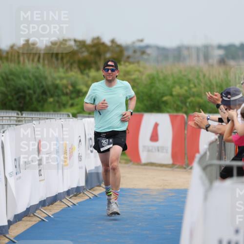 22.06.2025 - Viking Triathlon Yannick Fuchs http://msf.ph/oto/8080789 22.06.2025 17:04:31 Ziel 257 meine-sportfotos.de