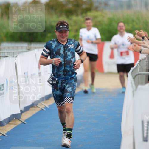 22.06.2025 - Viking Triathlon Yannick Fuchs http://msf.ph/oto/8080837 22.06.2025 17:04:46 Ziel 466 meine-sportfotos.de