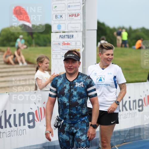 22.06.2025 - Viking Triathlon Yannick Fuchs http://msf.ph/oto/8080887 22.06.2025 17:04:56 Ziel 656 meine-sportfotos.de