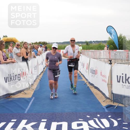 22.06.2025 - Viking Triathlon MichiJ http://msf.ph/oto/8080964 22.06.2025 15:57:55 Ziel 205, 317 meine-sportfotos.de