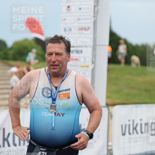 22.06.2025 - Viking Triathlon Yannick Fuchs http://msf.ph/oto/8081010 22.06.2025 17:07:48 Ziel  meine-sportfotos.de