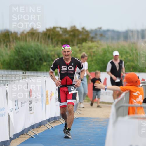 22.06.2025 - Viking Triathlon Yannick Fuchs http://msf.ph/oto/8081014 22.06.2025 17:09:37 Ziel  meine-sportfotos.de