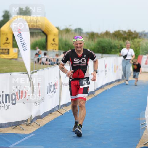 22.06.2025 - Viking Triathlon Yannick Fuchs http://msf.ph/oto/8081029 22.06.2025 17:09:42 Ziel 493 meine-sportfotos.de