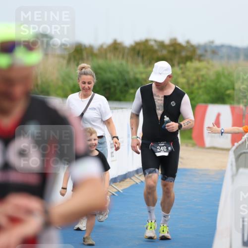 22.06.2025 - Viking Triathlon Yannick Fuchs http://msf.ph/oto/8081038 22.06.2025 17:09:46 Ziel 246, 493 meine-sportfotos.de